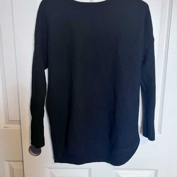 Griffen Sweaters - Cashmere Black Women's Crew Neck Sweater